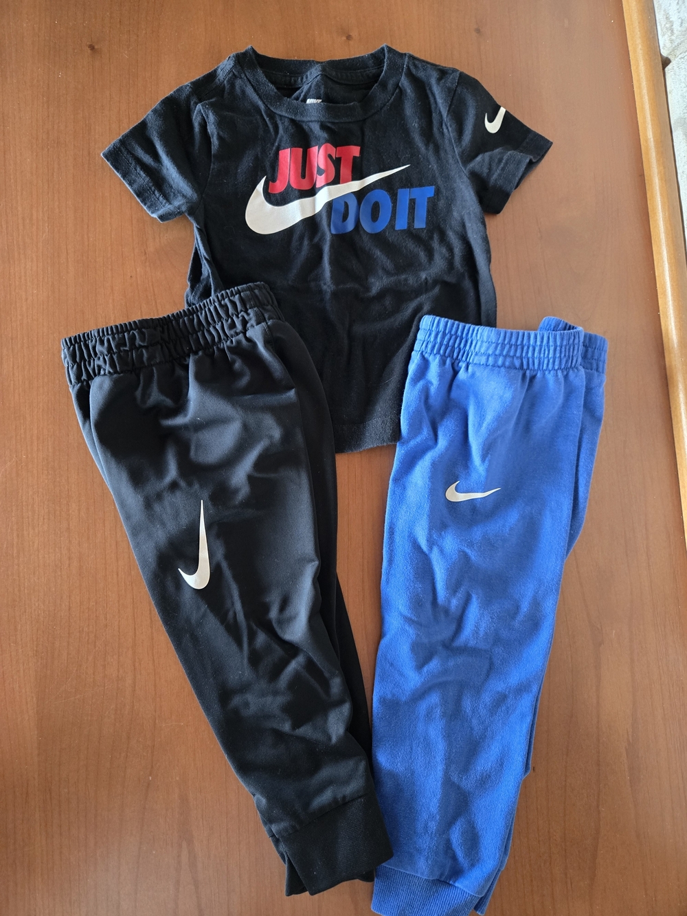 Nike Toddlers Tee And Joggers Set